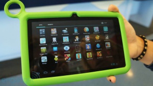 Olpc-tablet Android Google approoved 2012-02-15 Olpc-tablet and XO 2012-02-15 Engadget.jpg
